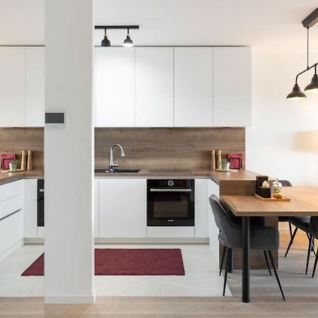 Stylish 2Bdr Apartment- Free Garage Загреб Экстерьер фото