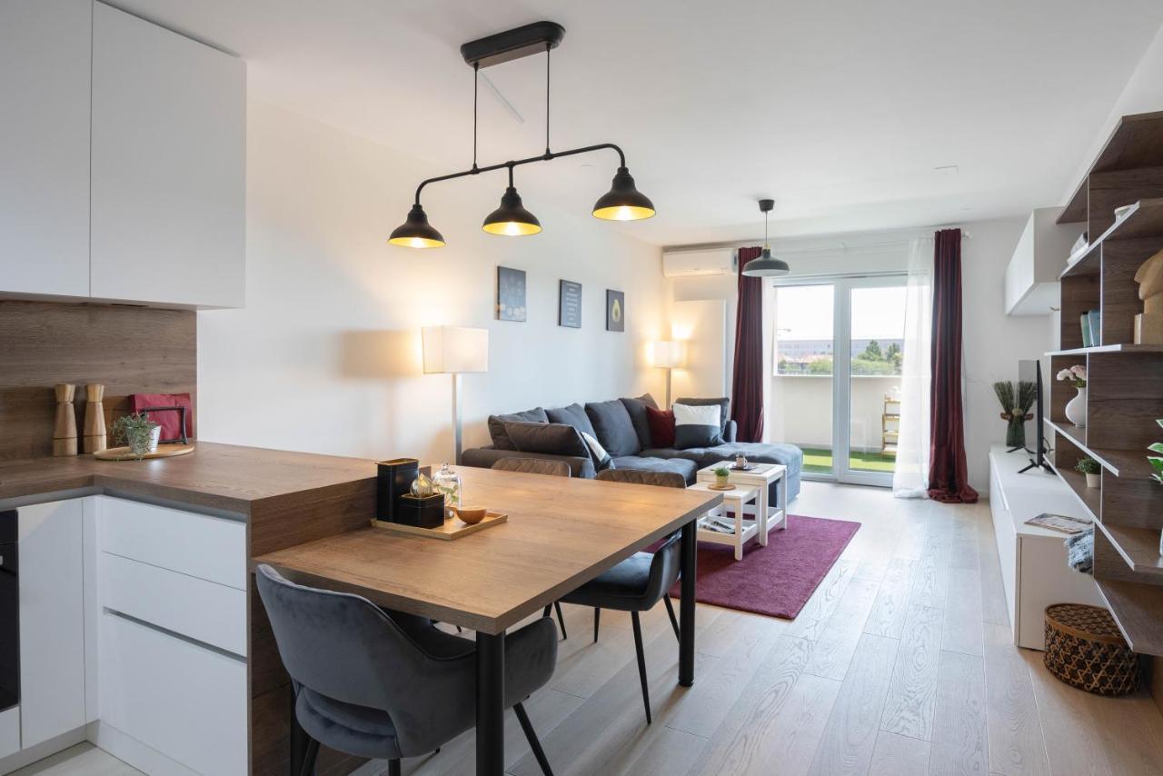 Stylish 2Bdr Apartment- Free Garage Загреб Экстерьер фото